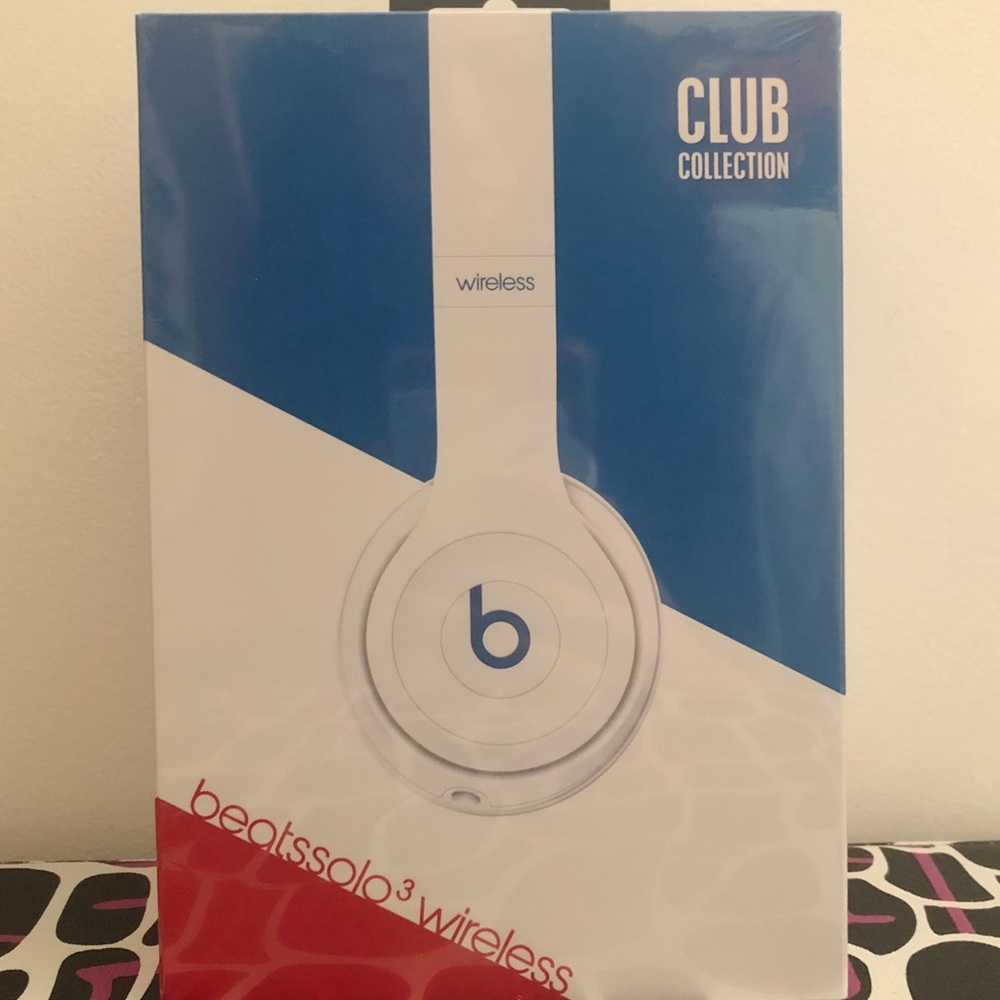 Beats Solo 3 wireless by Dr. Dre